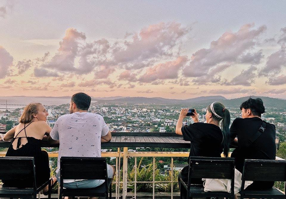 Chuồn-Chuồn-Bistro-Sky-Bar-ivivu-2
